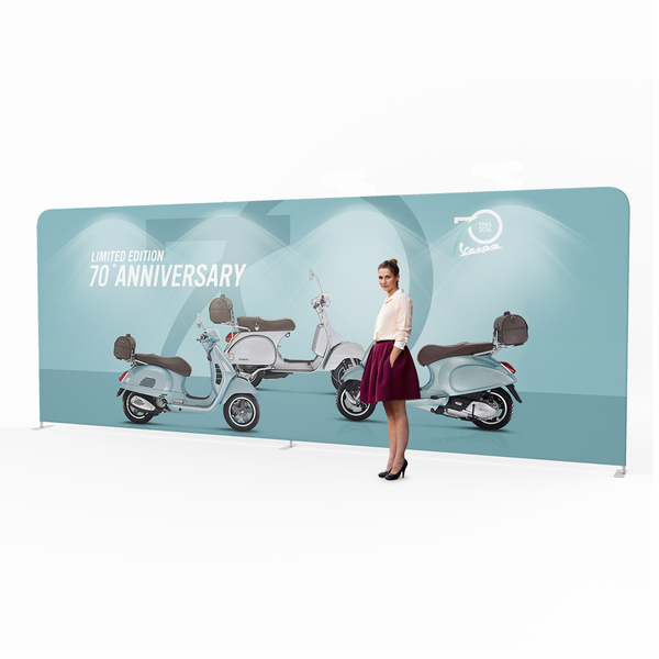 Perete textil drept 600 cm cu print personalizat, prezentat la eveniment